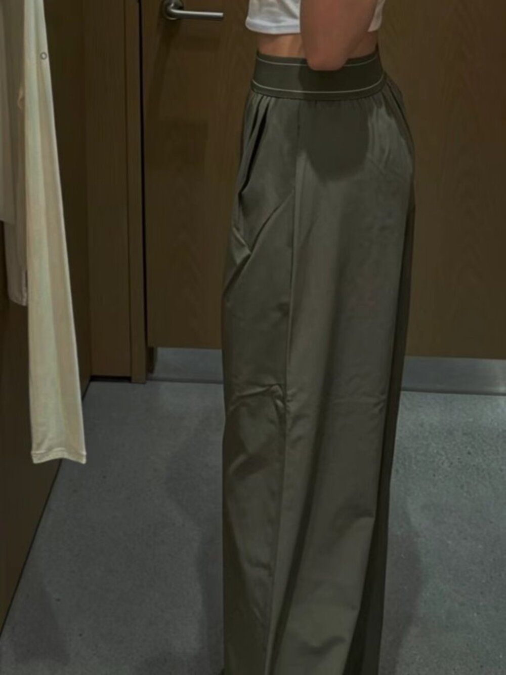 ALO Yoga Suit Up Trouser🥰Olive Straight Leg Easy Everyday🌴Regular/Limited/NWT - Picture 7 of 8